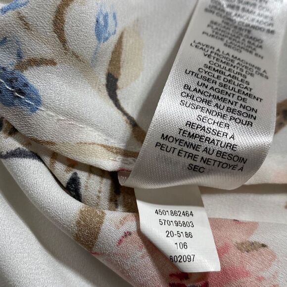 White House Black Market White & Pink Floral Print Mimosa Flutter Sleeve Chiffon - Picture 16 of 16